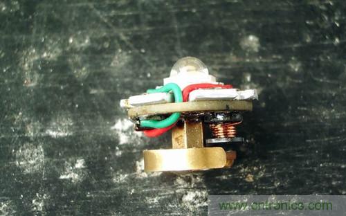 DIY小手電:純手工刻板改造5號電池小手電