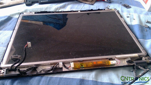 創意DIY：將筆記本大卸八塊做成臺式機！