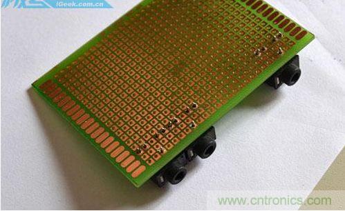 DIY：自制超炫音頻分配器，實現(xiàn)音箱共用