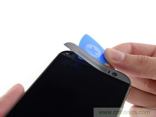 牛人強拆！新HTC One(M8)真機精密做工難修理