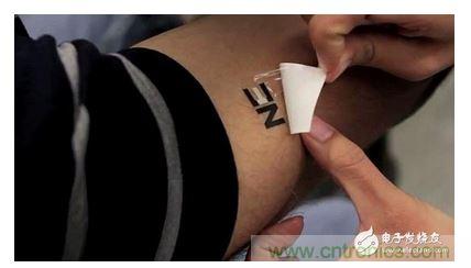  像貼紙一樣，汗水發(fā)電