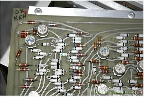 拆解也懷舊，讓人驚嘆的古董級可編程科學(xué)計算器 from 1966