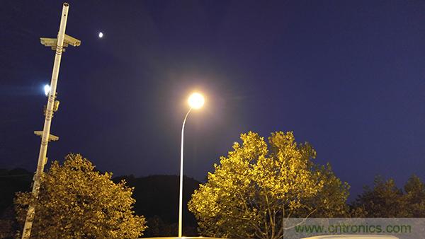 業界良心 LG V10 評測:剛毅、冷峻，不失人性化