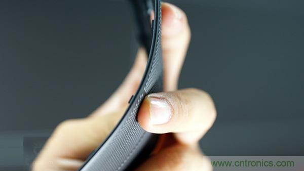 業界良心 LG V10 評測:剛毅、冷峻，不失人性化