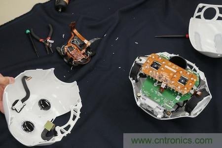 拆解筆記本不過癮，那就來拆拆日本情感機器人吧！