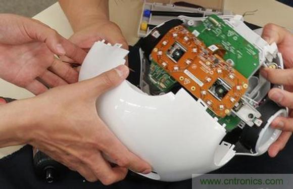 拆解筆記本不過癮，那就來拆拆日本情感機器人吧！