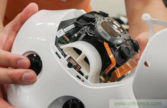 拆解筆記本不過癮，那就來拆拆日本情感機器人吧！