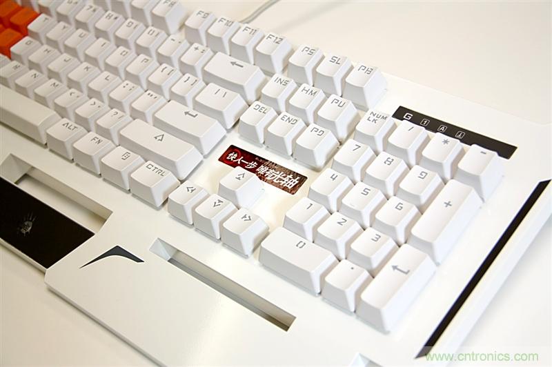 曾經的網吧統治者&mdash;雙飛燕血手幽靈機械鍵盤，真世界最快？