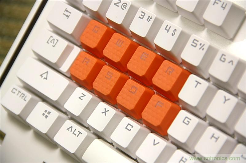 曾經的網吧統治者&mdash;雙飛燕血手幽靈機械鍵盤，真世界最快？