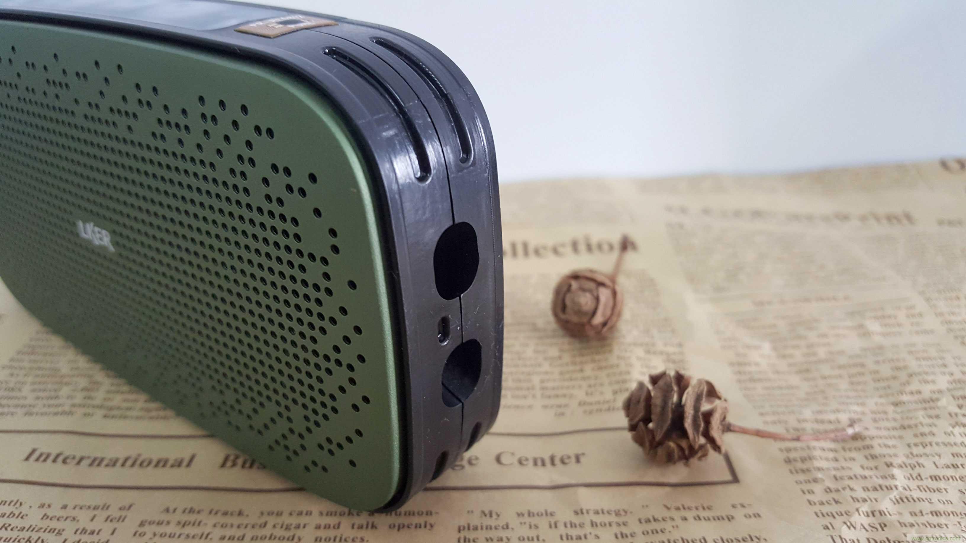 搞怪“美人魚”盡享靈克藍牙音箱的天籟之音!