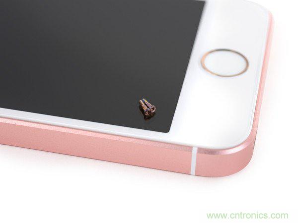 有什么地方沒有變？iPhone SE真機拆解