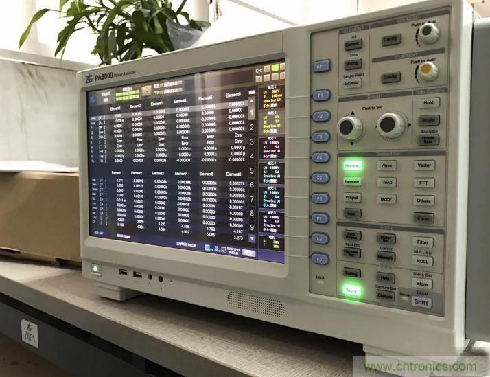 “瘋7”手機充電實測:為何沿用傳統充電模式?