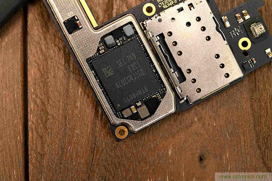 拆解魅族15 Plus：玩轉(zhuǎn)了新概念，但其工藝究竟如何？