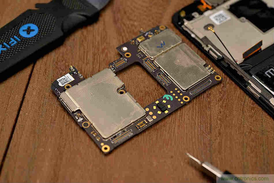 拆解魅族15 Plus：玩轉(zhuǎn)了新概念，但其工藝究竟如何？