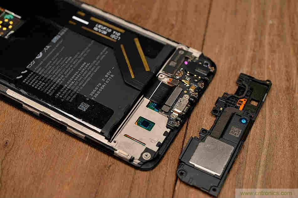 拆解魅族15 Plus：玩轉(zhuǎn)了新概念，但其工藝究竟如何？