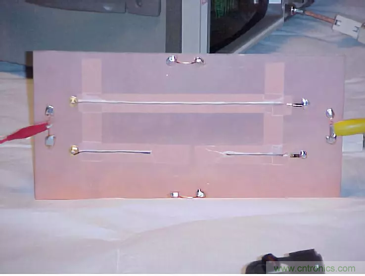 PCB割地對(duì)系統(tǒng)ESD是否有影響？