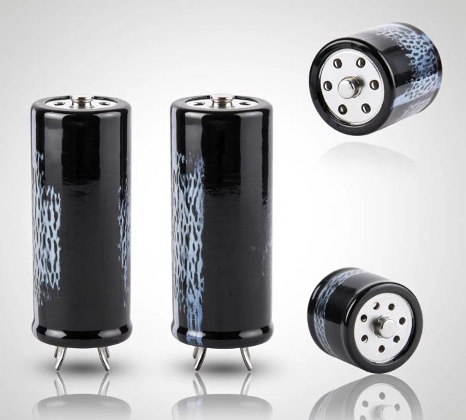 電解電容技術全景解析：從核心原理到國產替代戰略